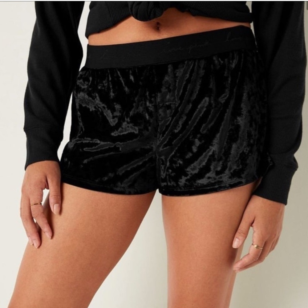 Victoria’s Secret Pink velour boyfriend sleep shorts size women’s medium